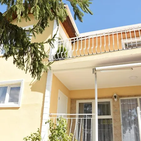 Sofia - Pool, Sauna & Nature Escape