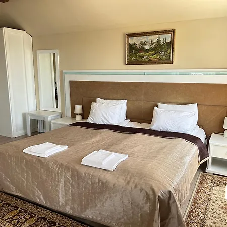 Sofia - Pool, Sauna & Nature Escape فارنا