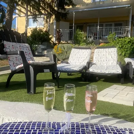 Sofia - Pool, Sauna & Nature Escape بيت للعطل